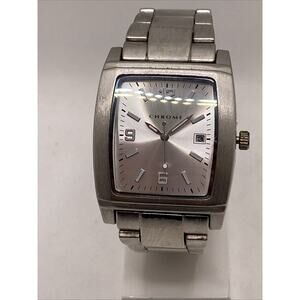 Chrome Mens Wristwatch Brand New Battery! Silver Band